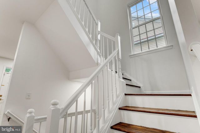 2606 OAK VALLEY DR, Woodbridge, VA 22191