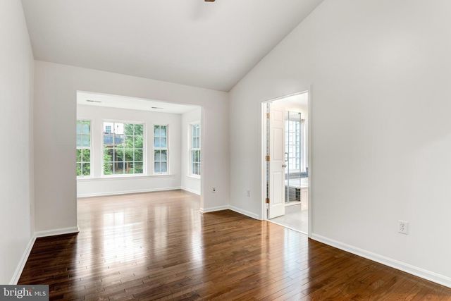 2606 OAK VALLEY DR, Woodbridge, VA 22191