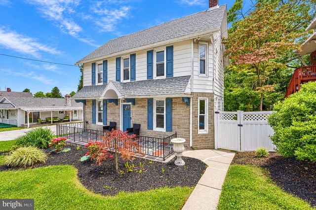 9 W PENNSYLVANIA AVE, Stewartstown, PA 17363