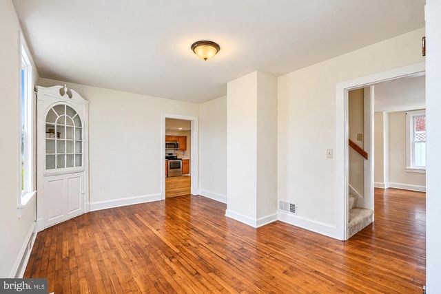 9 W PENNSYLVANIA AVE, Stewartstown, PA 17363