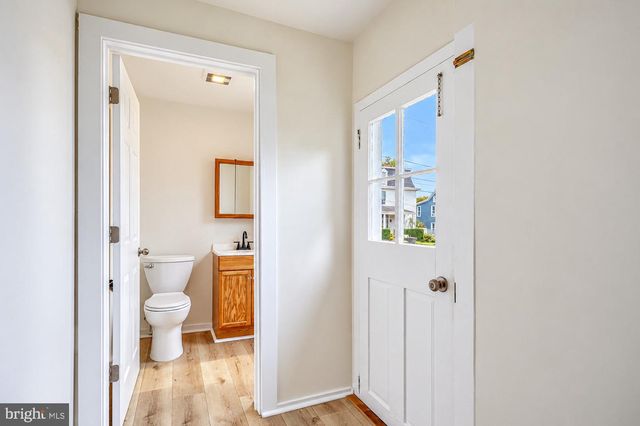 9 W PENNSYLVANIA AVE, Stewartstown, PA 17363