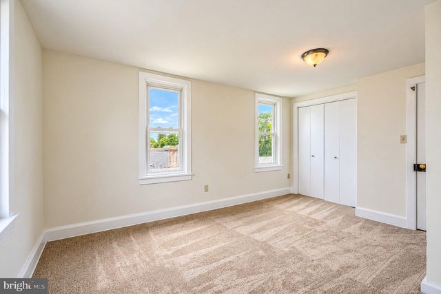9 W PENNSYLVANIA AVE, Stewartstown, PA 17363