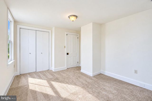 9 W PENNSYLVANIA AVE, Stewartstown, PA 17363