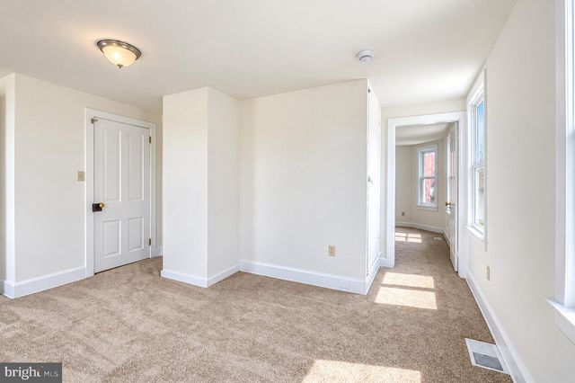 9 W PENNSYLVANIA AVE, Stewartstown, PA 17363