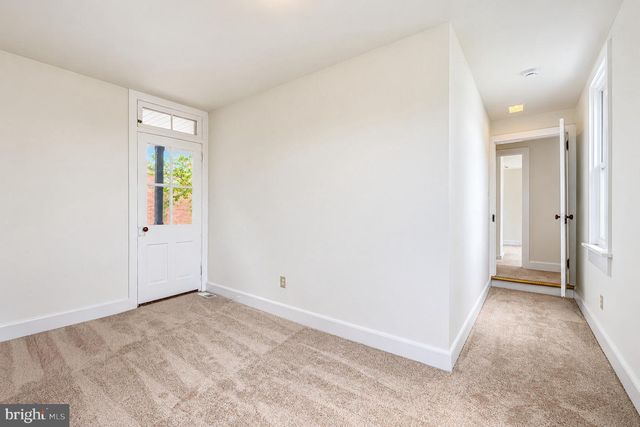 9 W PENNSYLVANIA AVE, Stewartstown, PA 17363