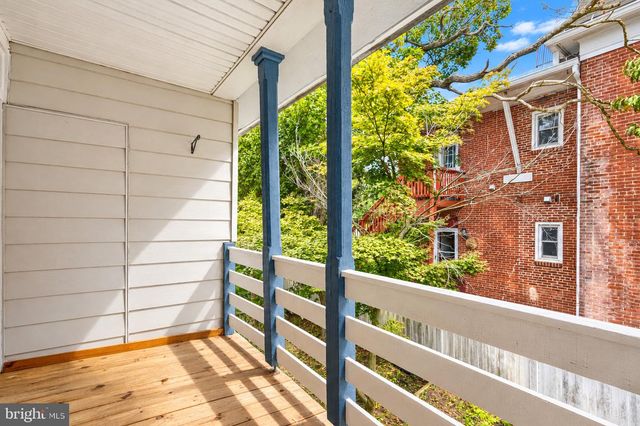 9 W PENNSYLVANIA AVE, Stewartstown, PA 17363