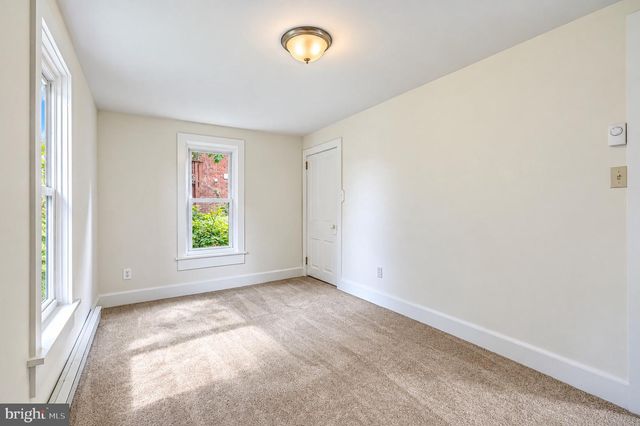 9 W PENNSYLVANIA AVE, Stewartstown, PA 17363