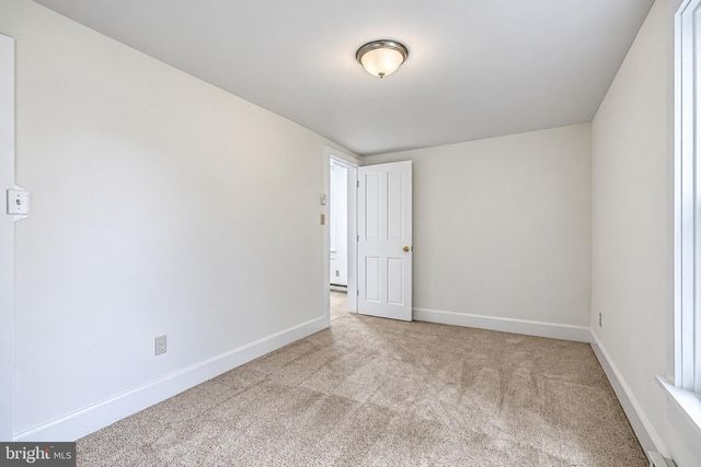 9 W PENNSYLVANIA AVE, Stewartstown, PA 17363