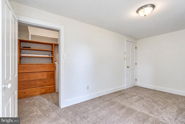 9 W PENNSYLVANIA AVE, Stewartstown, PA 17363
