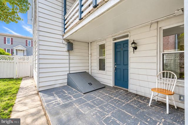 9 W PENNSYLVANIA AVE, Stewartstown, PA 17363