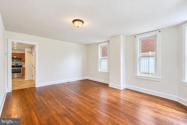 9 W PENNSYLVANIA AVE, Stewartstown, PA 17363