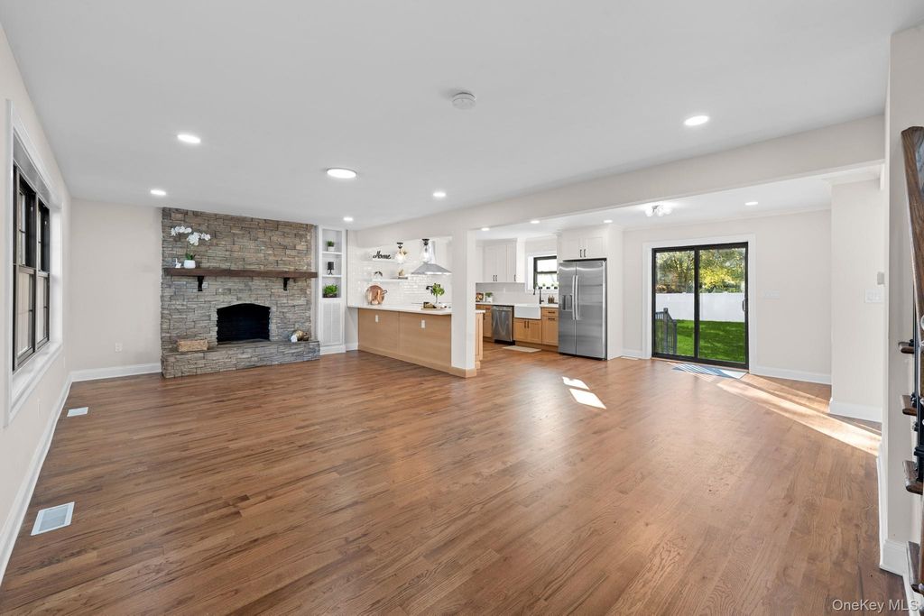 1 Medford Lane, East Northport, NY 11731 — photo 4