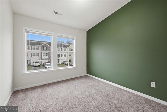 20 SNEAD DR, Martinsburg, WV 25405