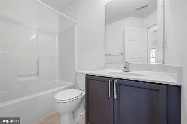 20 SNEAD DR, Martinsburg, WV 25405