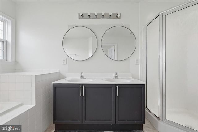 20 SNEAD DR, Martinsburg, WV 25405