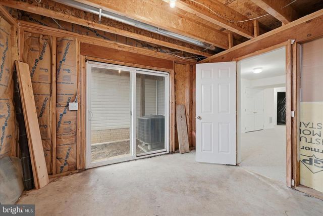 20 SNEAD DR, Martinsburg, WV 25405