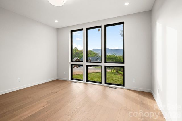 28 Lauren Lane 19, Candler, NC 28715