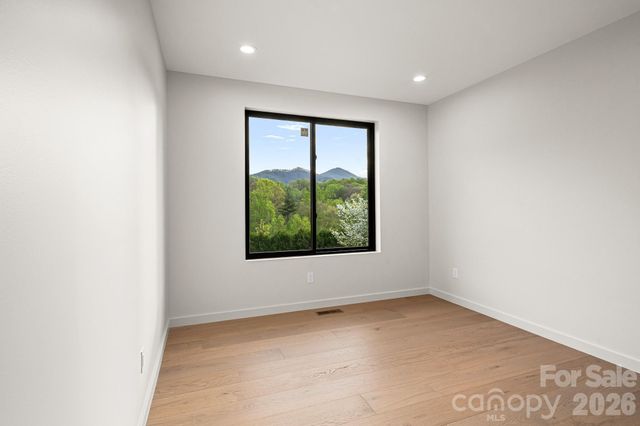 28 Lauren Lane 19, Candler, NC 28715