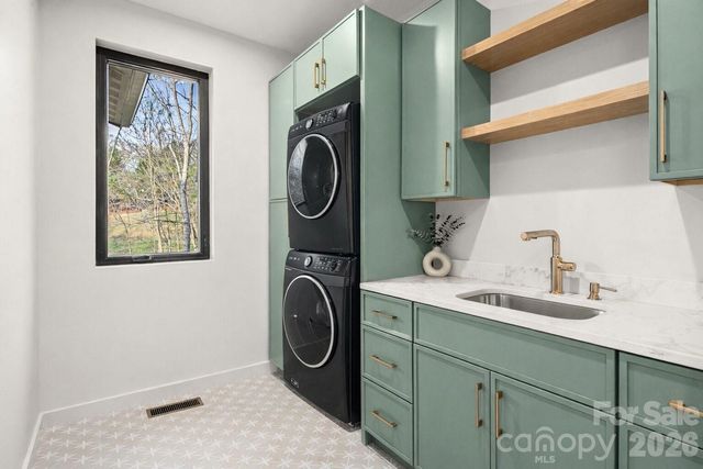 28 Lauren Lane 19, Candler, NC 28715
