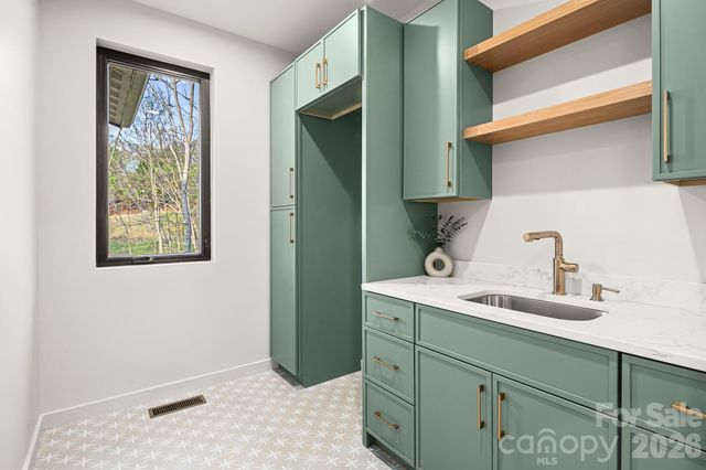 28 Lauren Lane 19, Candler, NC 28715