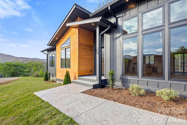 28 Lauren Lane 19, Candler, NC 28715