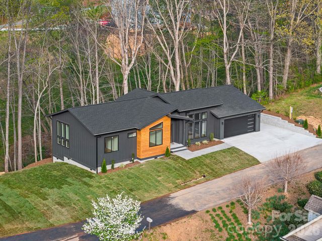 28 Lauren Lane 19, Candler, NC 28715