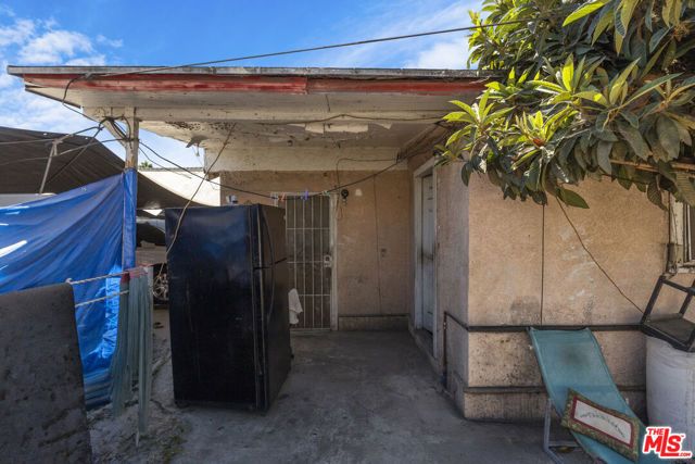 10313 Croesus Avenue, Los Angeles, CA 90002