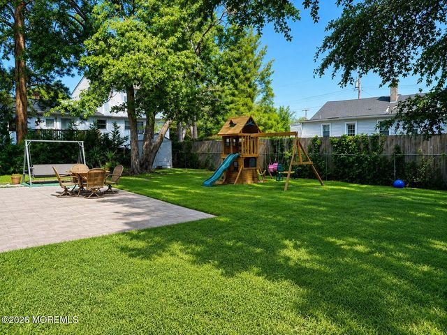 982 Rosewood Avenue, Brick, NJ 08723