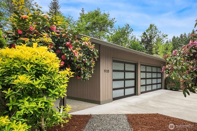 910 145th Place NE, Bellevue, WA 98007
