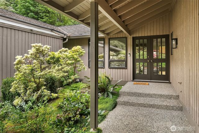 910 145th Place NE, Bellevue, WA 98007