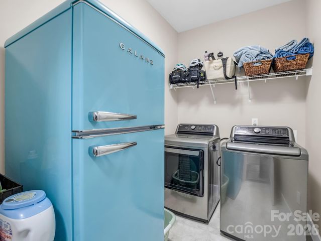 564 Sweet Birch Park Lane, Black Mountain, NC 28711