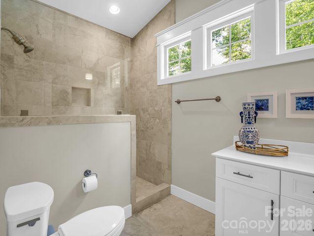 564 Sweet Birch Park Lane, Black Mountain, NC 28711