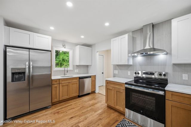 1 Christopher Way, Marlboro, NY 12542