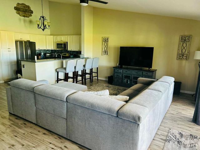 41120 Woodhaven Drive E, Palm Desert, CA 92211