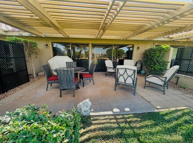 41120 Woodhaven Drive E, Palm Desert, CA 92211