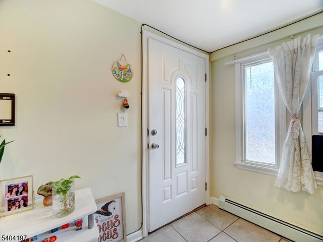 614 12 4Th Ave, Elizabeth City, NJ 07202