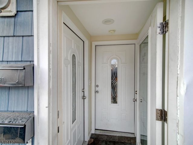 614 12 4Th Ave, Elizabeth City, NJ 07202