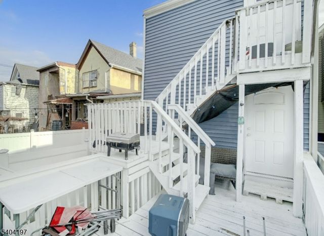 614 12 4Th Ave, Elizabeth City, NJ 07202