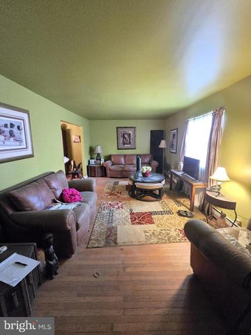 1090 HIGHLAND AVE, Abington, PA 19001