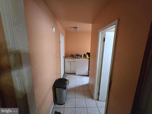 1090 HIGHLAND AVE, Abington, PA 19001