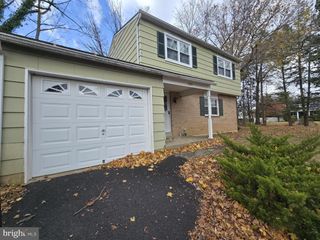 1090 HIGHLAND AVE, Abington, PA 19001
