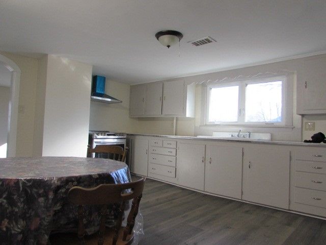 21 Forest Avenue 2, Seekonk, MA 02771