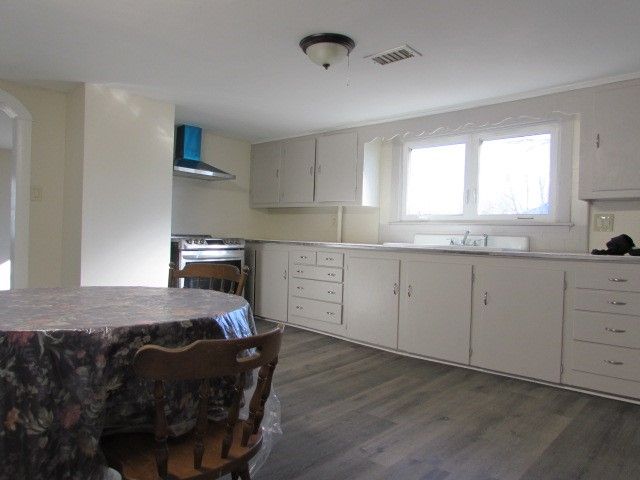 21 Forest Avenue 2, Seekonk, MA 02771