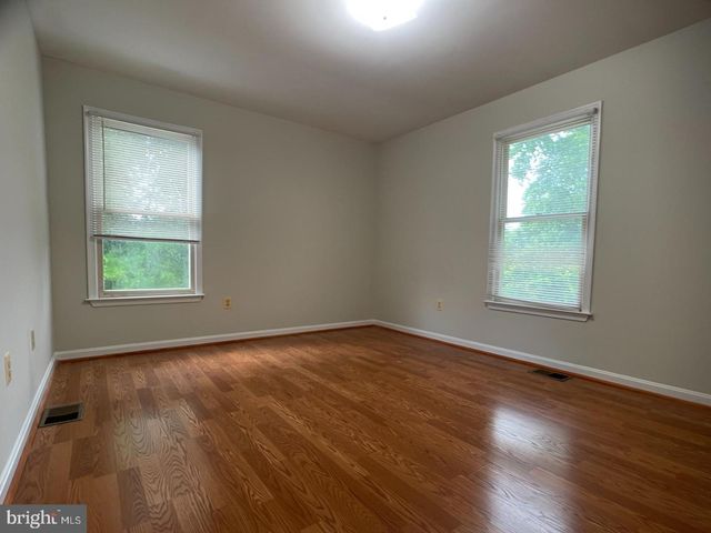 8729 36TH AVE, College Park, MD 20740