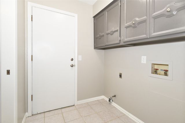9402 S 69th East Avenue, Tulsa, OK 74133