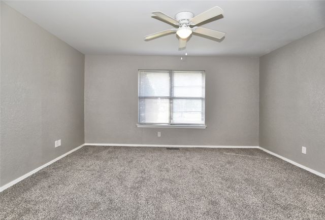 9402 S 69th East Avenue, Tulsa, OK 74133