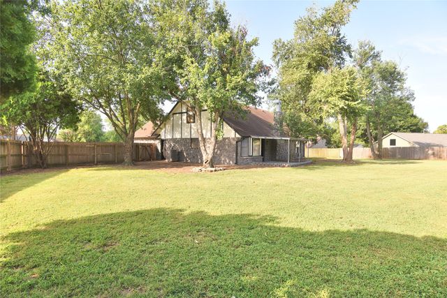 9402 S 69th East Avenue, Tulsa, OK 74133