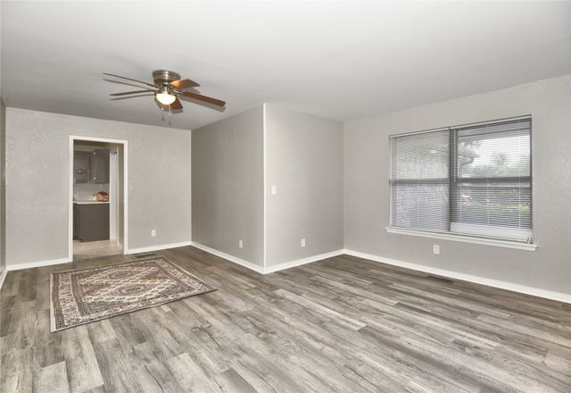 9402 S 69th East Avenue, Tulsa, OK 74133