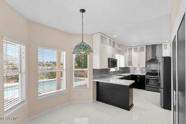 684 MOONDALE Drive, El Paso, TX 79912