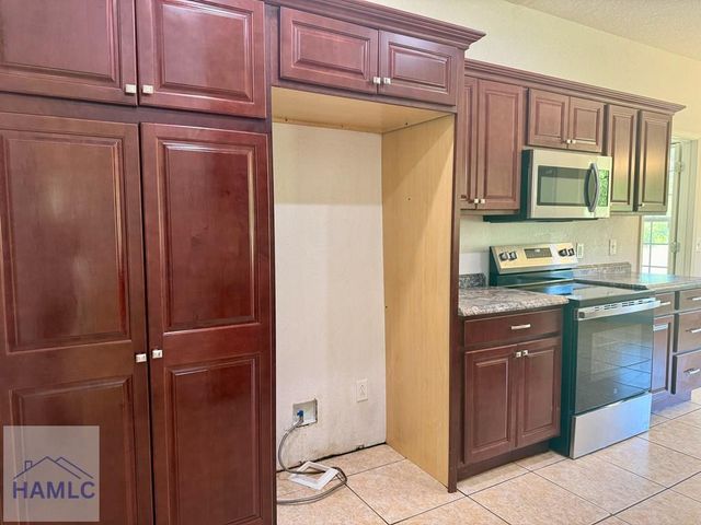 43 Razorback Road, Hinesville, GA 31313
